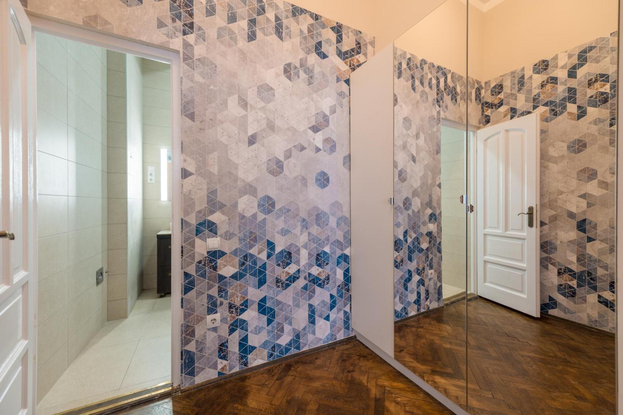 Venus - Paulay Ede Ii Budapest