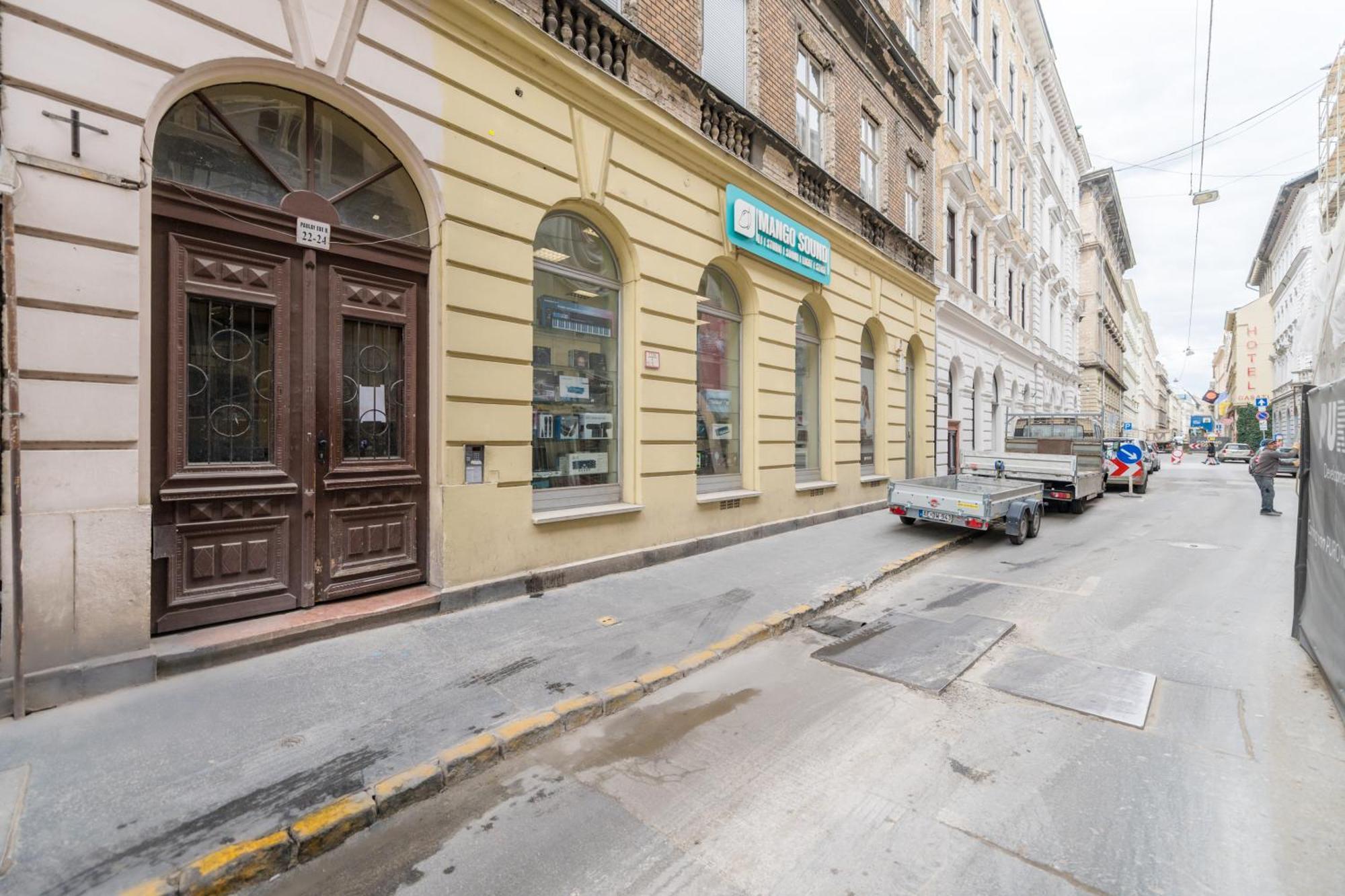Venus - Paulay Ede Ii Budapest
